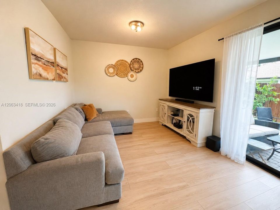 En Venta: $575,000 (3 camas, 2 baños, 1488 Pies cuadrados)