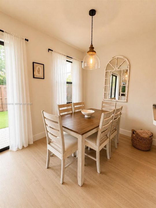 En Venta: $575,000 (3 camas, 2 baños, 1488 Pies cuadrados)