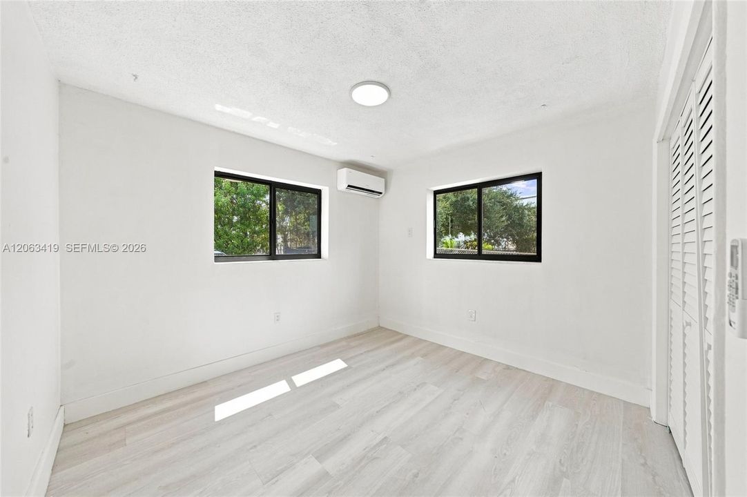 For Rent: $2,500 (3 beds, 1 baths, 7888 Square Feet)