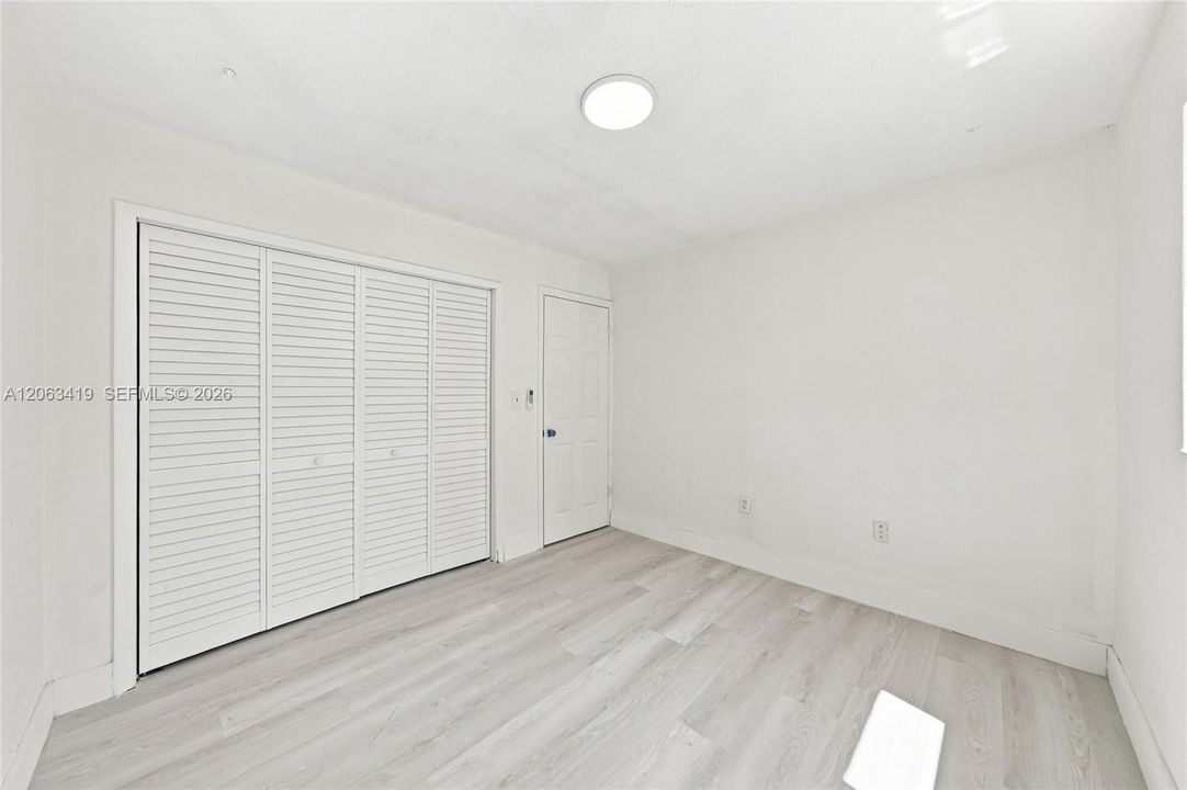 For Rent: $2,500 (3 beds, 1 baths, 7888 Square Feet)