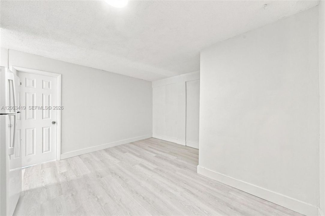 For Rent: $2,500 (3 beds, 1 baths, 7888 Square Feet)