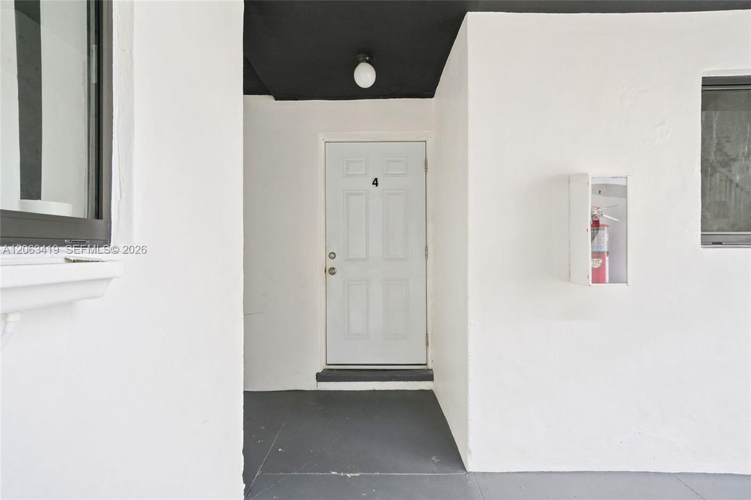 For Rent: $2,500 (3 beds, 1 baths, 7888 Square Feet)