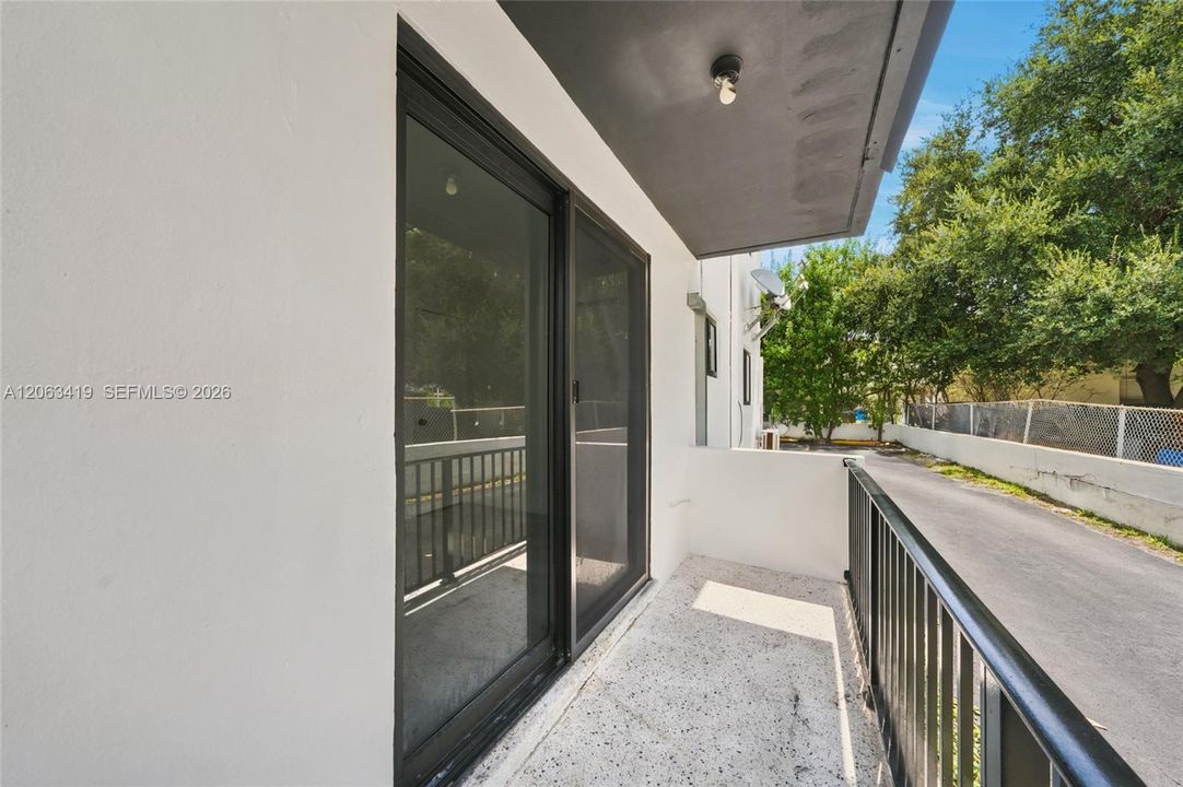 For Rent: $2,500 (3 beds, 1 baths, 7888 Square Feet)