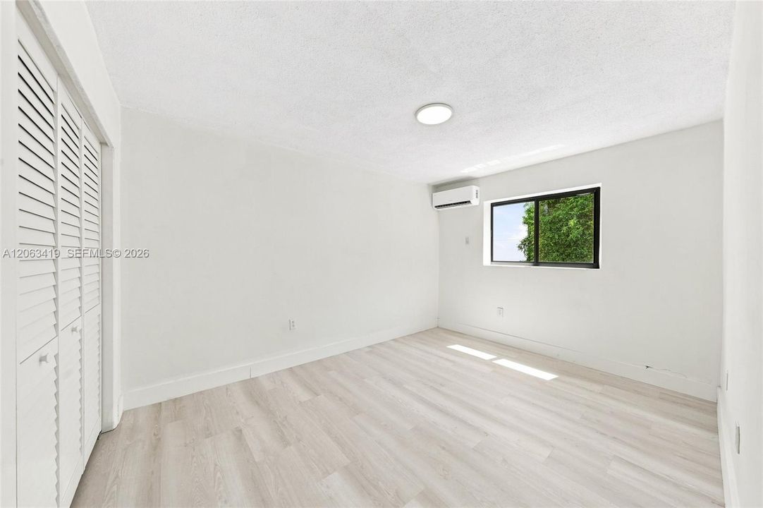 For Rent: $2,500 (3 beds, 1 baths, 7888 Square Feet)
