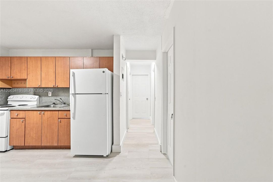 For Rent: $2,500 (3 beds, 1 baths, 7888 Square Feet)