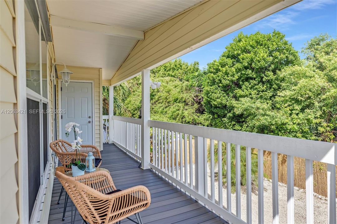 For Sale: $629,000 (3 beds, 2 baths, 960 Square Feet)