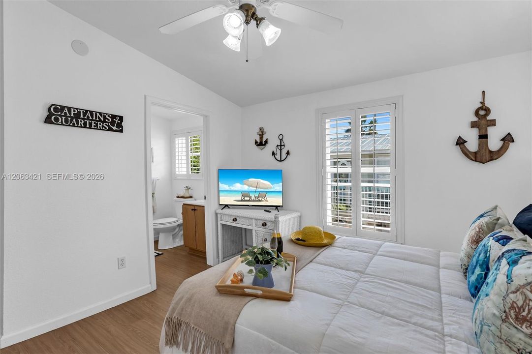 For Sale: $629,000 (3 beds, 2 baths, 960 Square Feet)
