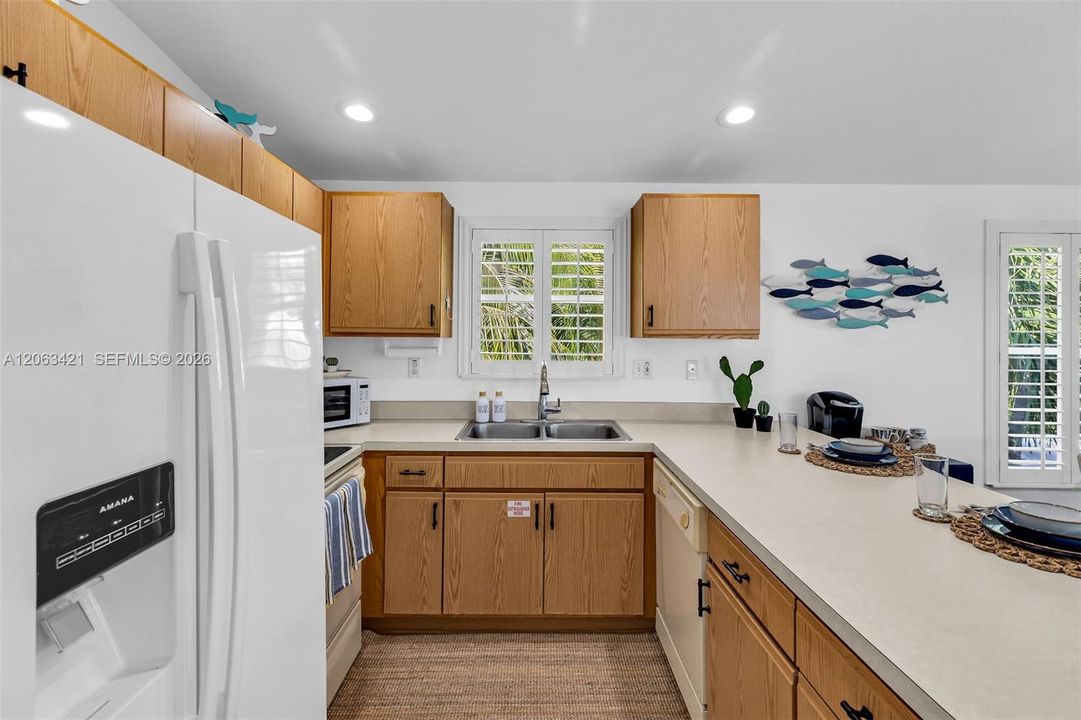 For Sale: $629,000 (3 beds, 2 baths, 960 Square Feet)