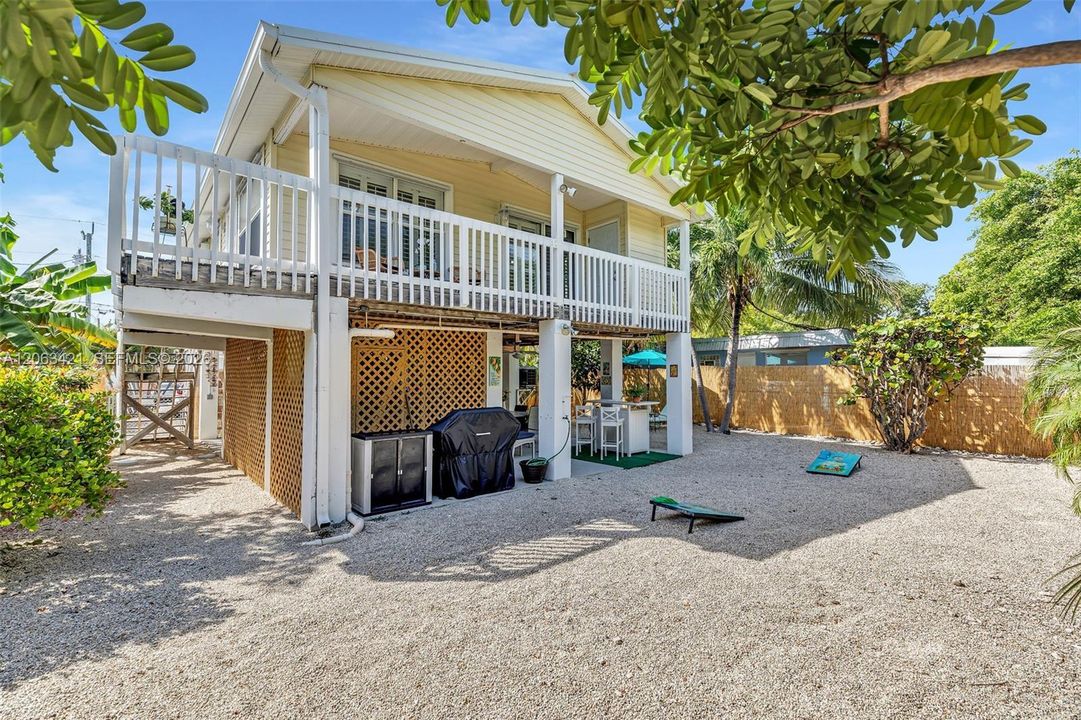 For Sale: $629,000 (3 beds, 2 baths, 960 Square Feet)
