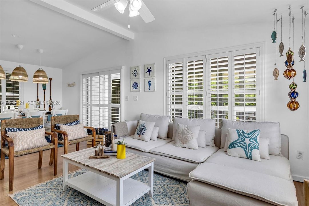 For Sale: $629,000 (3 beds, 2 baths, 960 Square Feet)
