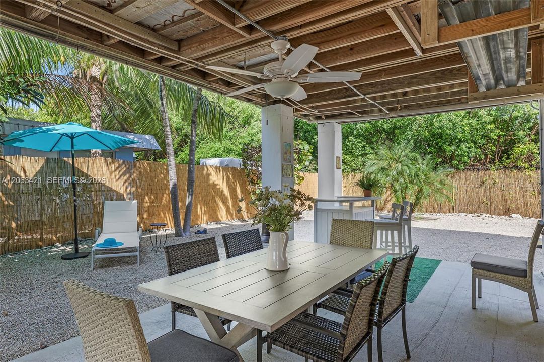 For Sale: $629,000 (3 beds, 2 baths, 960 Square Feet)