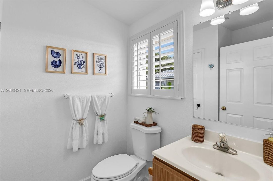 For Sale: $629,000 (3 beds, 2 baths, 960 Square Feet)