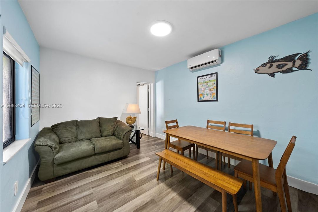 En Renta: $6,000 (4 camas, 3 baños, 1500 Pies cuadrados)