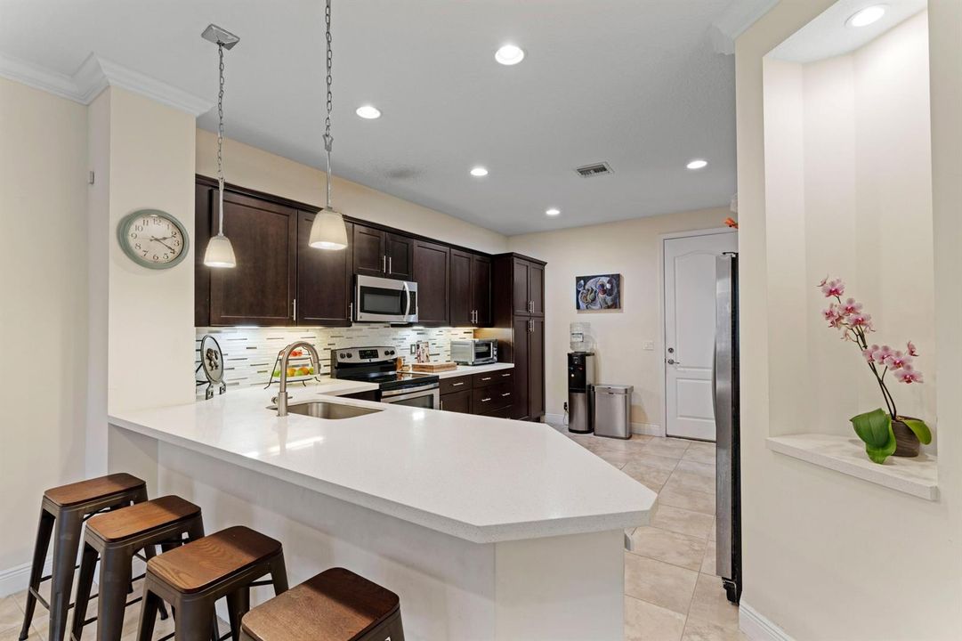 Kitchen/Breakfast Bar