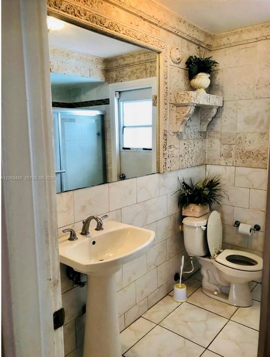 На продажу: $565,000 (4 спален, 2 ванн, 1754 Квадратных фут)
