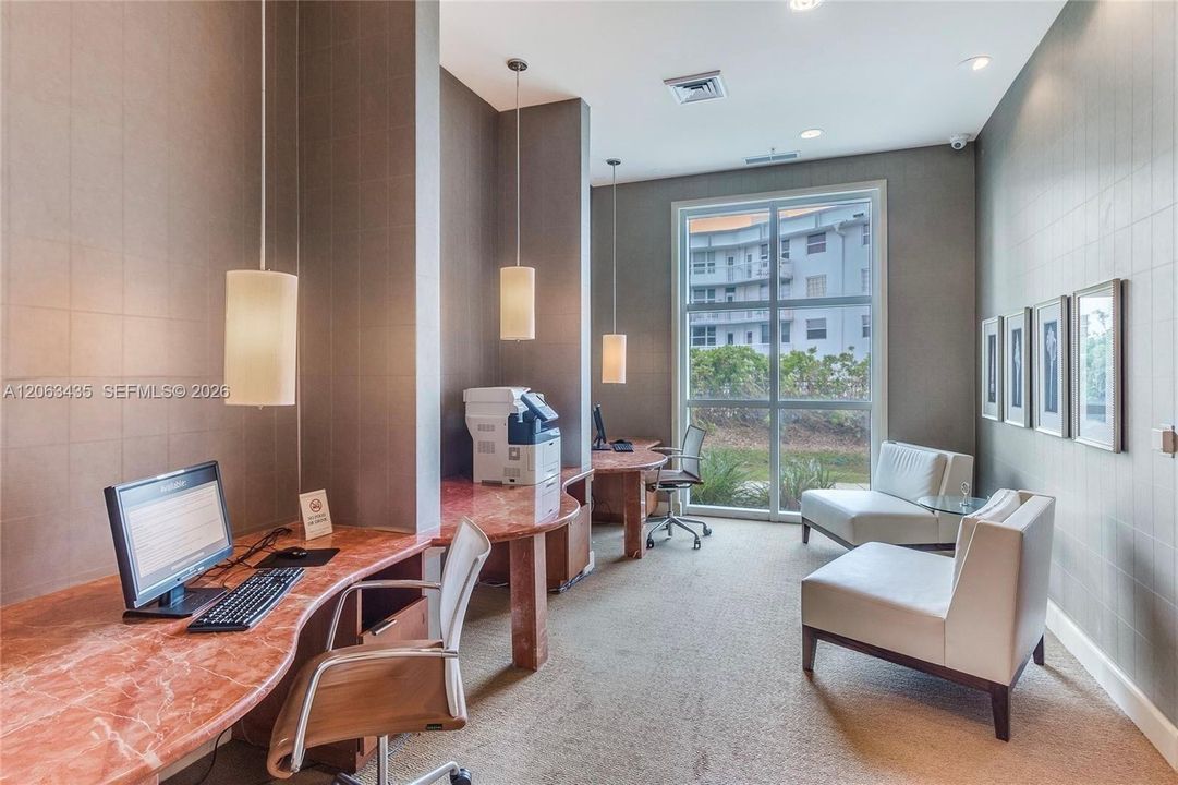 For Rent: $2,750 (1 beds, 1 baths, 974 Square Feet)
