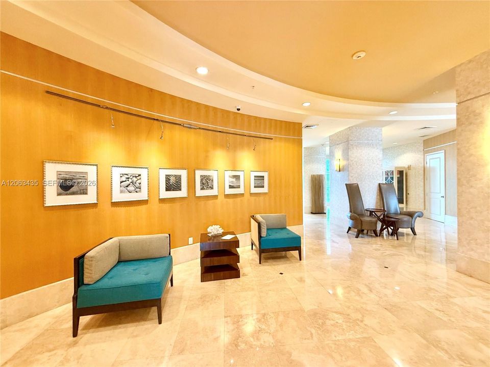 For Rent: $2,750 (1 beds, 1 baths, 974 Square Feet)