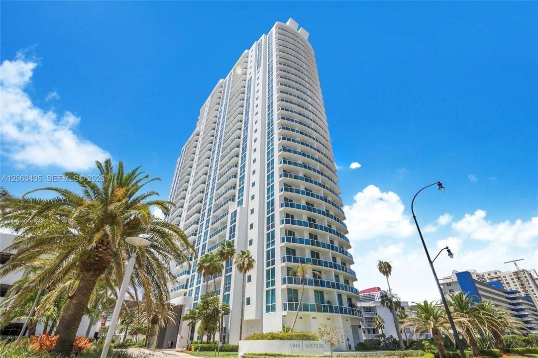 For Rent: $2,750 (1 beds, 1 baths, 974 Square Feet)