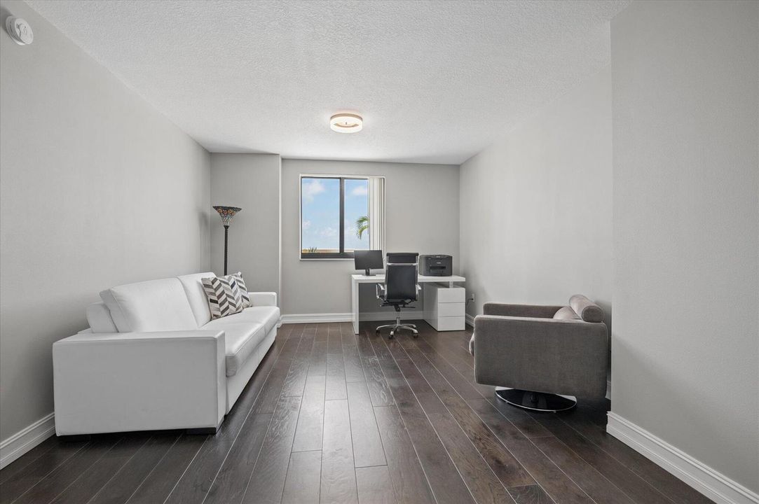 30-Second Bedroom 20- #PH3-20