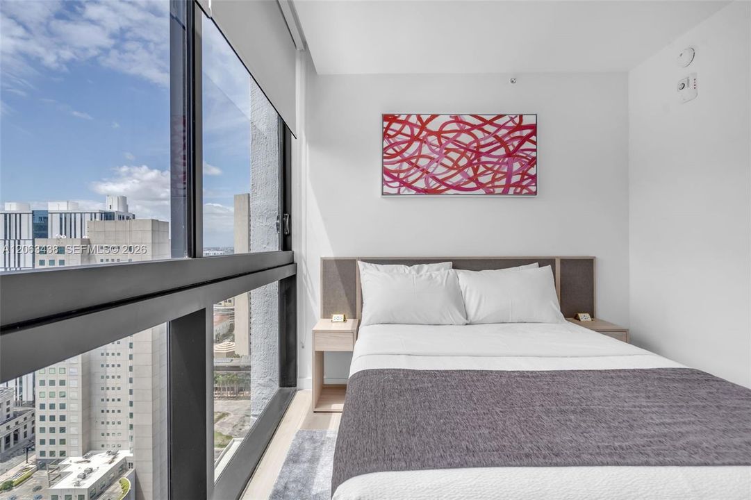 For Sale: $975,000 (2 beds, 2 baths, 696 Square Feet)