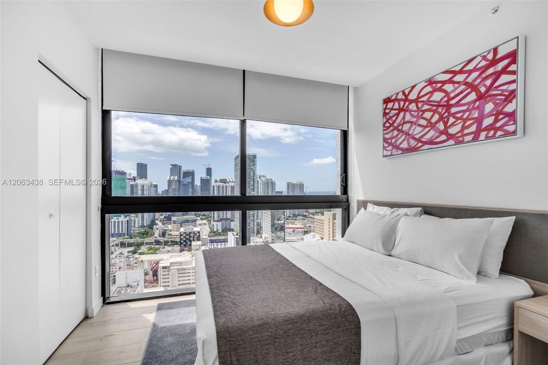 For Sale: $975,000 (2 beds, 2 baths, 696 Square Feet)