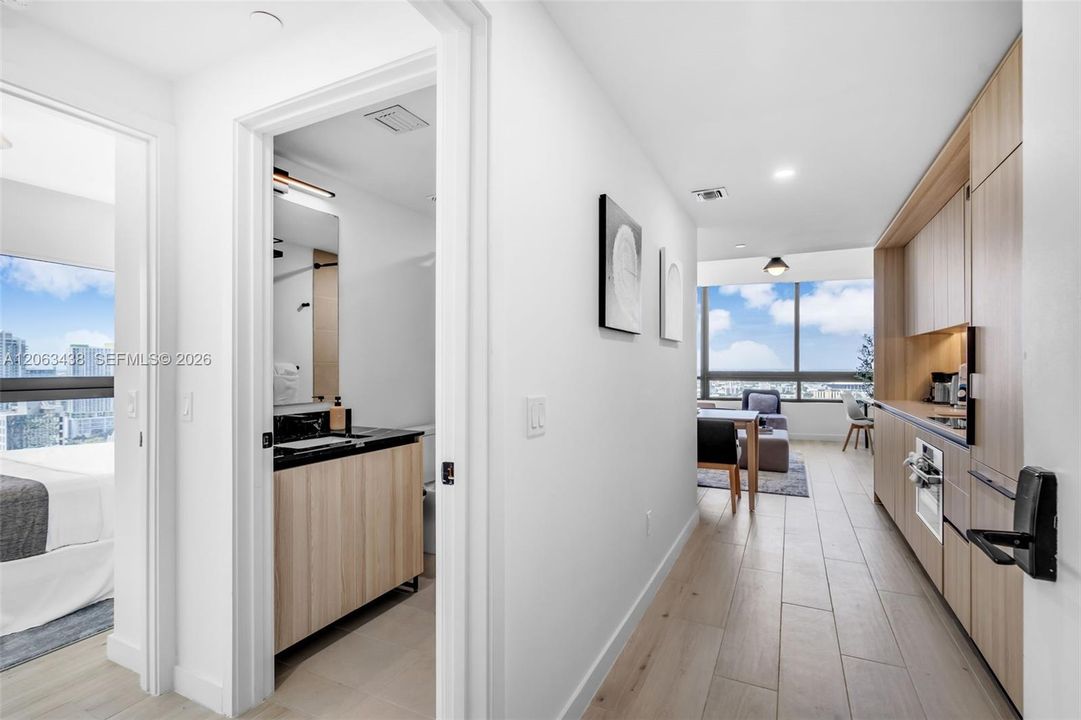 For Sale: $975,000 (2 beds, 2 baths, 696 Square Feet)