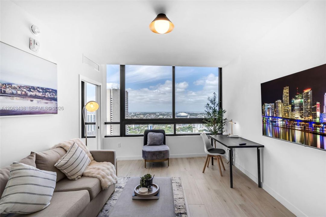 For Sale: $975,000 (2 beds, 2 baths, 696 Square Feet)