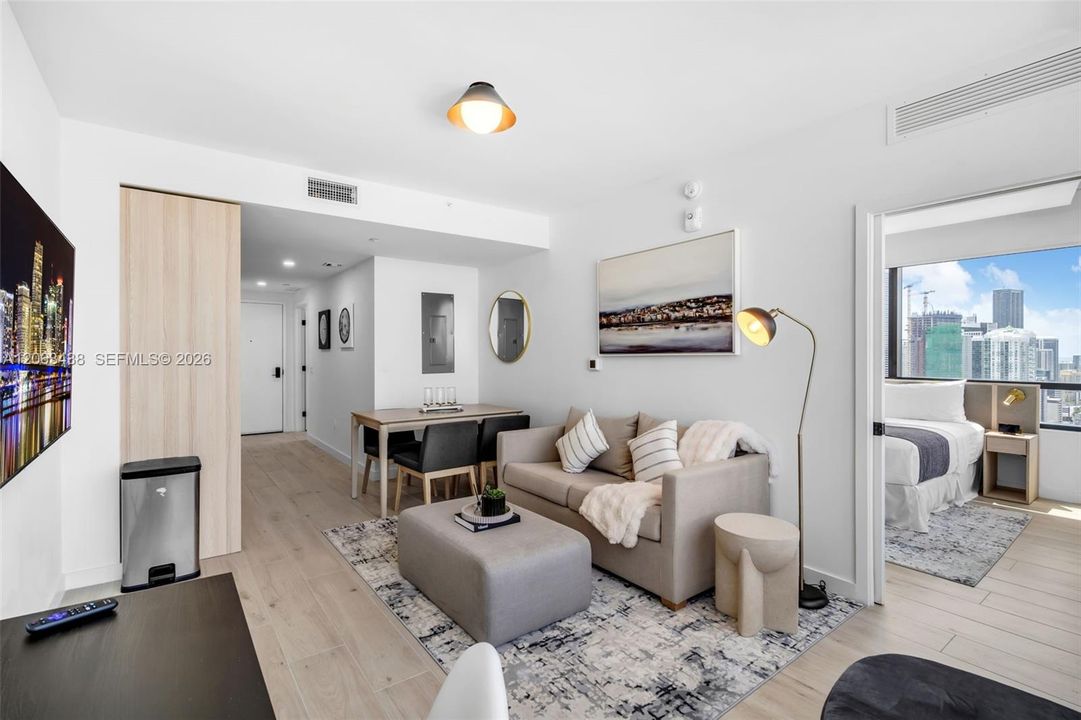 For Sale: $975,000 (2 beds, 2 baths, 696 Square Feet)
