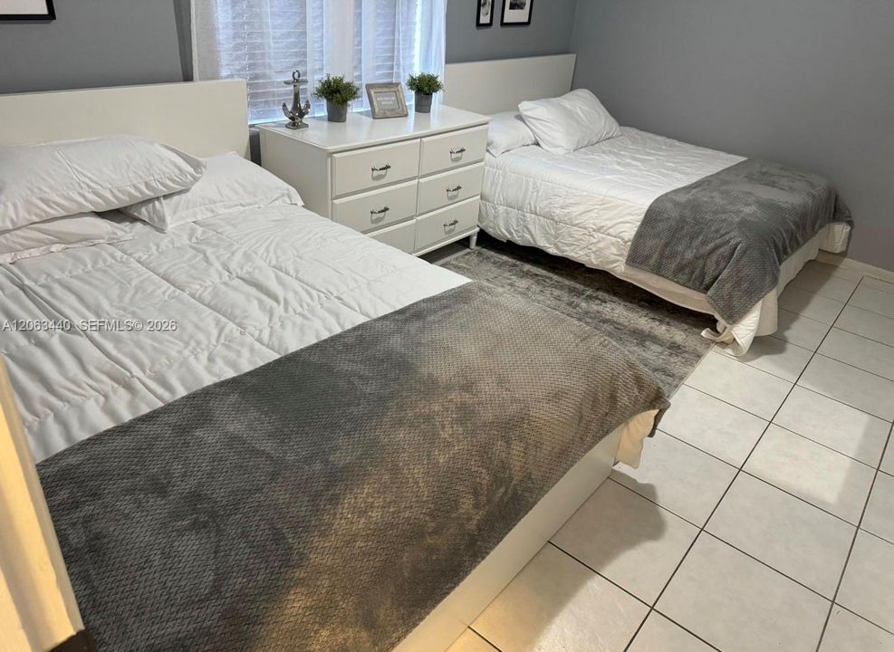 В аренду: $2,400 (2 спален, 2 ванн, 785 Квадратных фут)