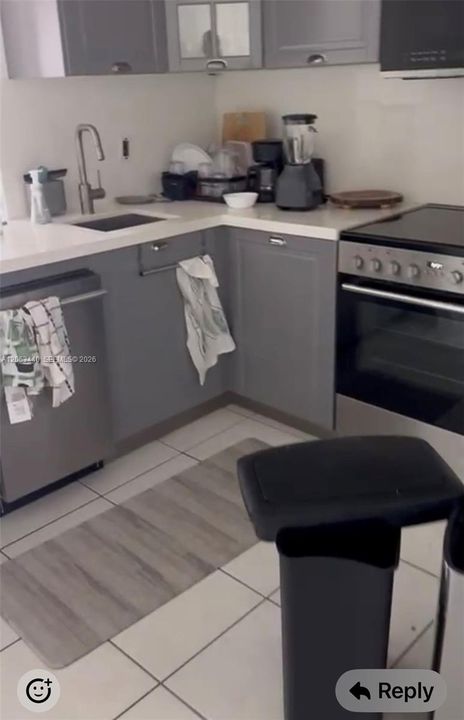 В аренду: $2,400 (2 спален, 2 ванн, 785 Квадратных фут)