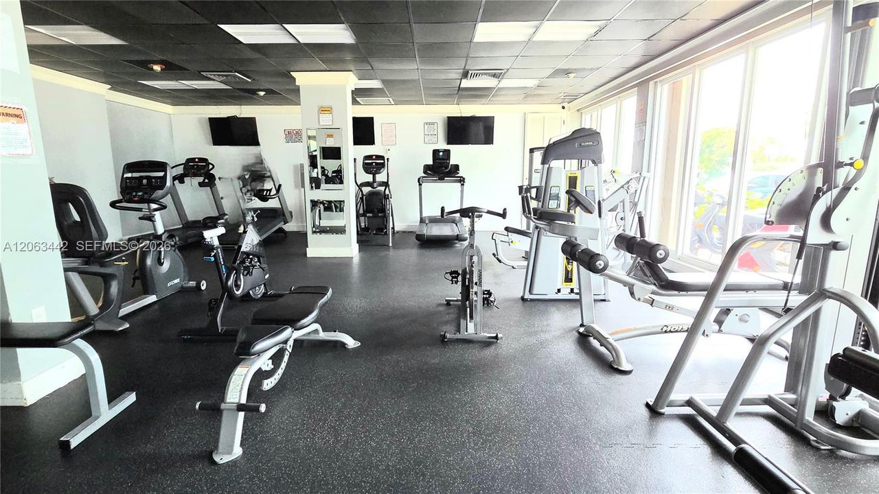 出租: $2,550 (1 贝兹, 1 浴室, 940 平方英尺)