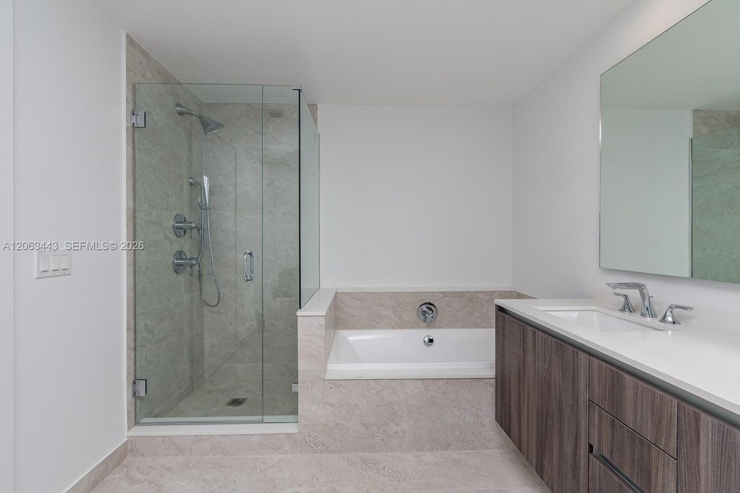 For Sale: $745,000 (2 beds, 2 baths, 1171 Square Feet)