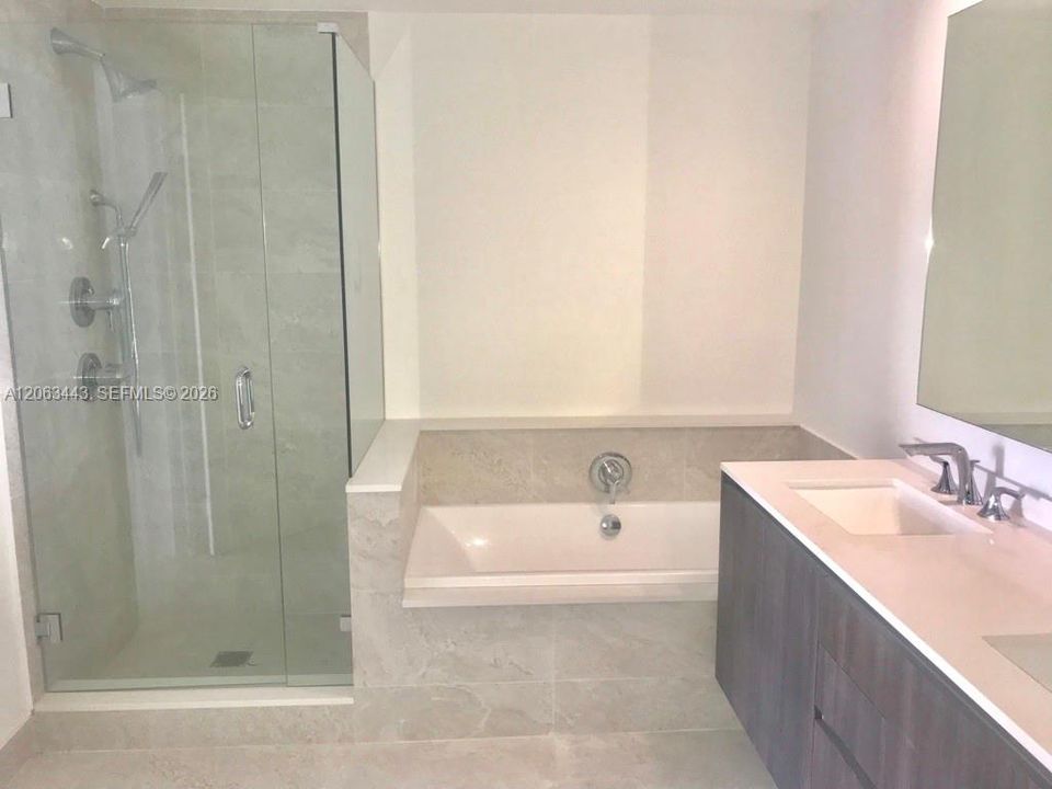 For Sale: $745,000 (2 beds, 2 baths, 1171 Square Feet)