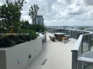 For Sale: $745,000 (2 beds, 2 baths, 1171 Square Feet)