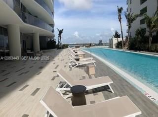 For Sale: $745,000 (2 beds, 2 baths, 1171 Square Feet)