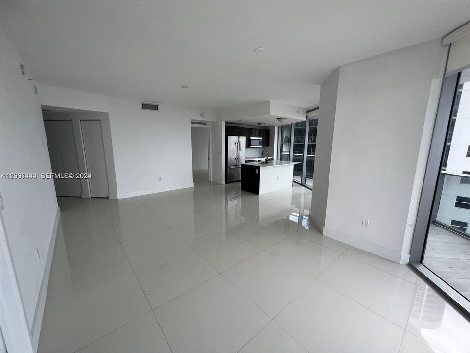 For Sale: $745,000 (2 beds, 2 baths, 1171 Square Feet)