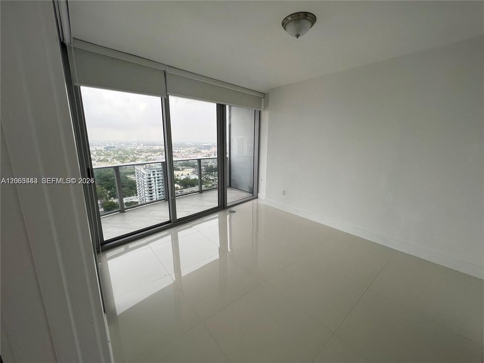 For Sale: $745,000 (2 beds, 2 baths, 1171 Square Feet)