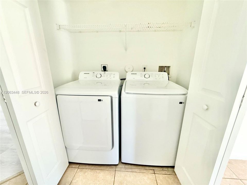 В аренду: $2,750 (3 спален, 2 ванн, 1411 Квадратных фут)