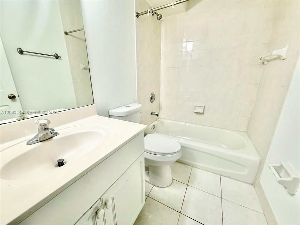 В аренду: $2,750 (3 спален, 2 ванн, 1411 Квадратных фут)