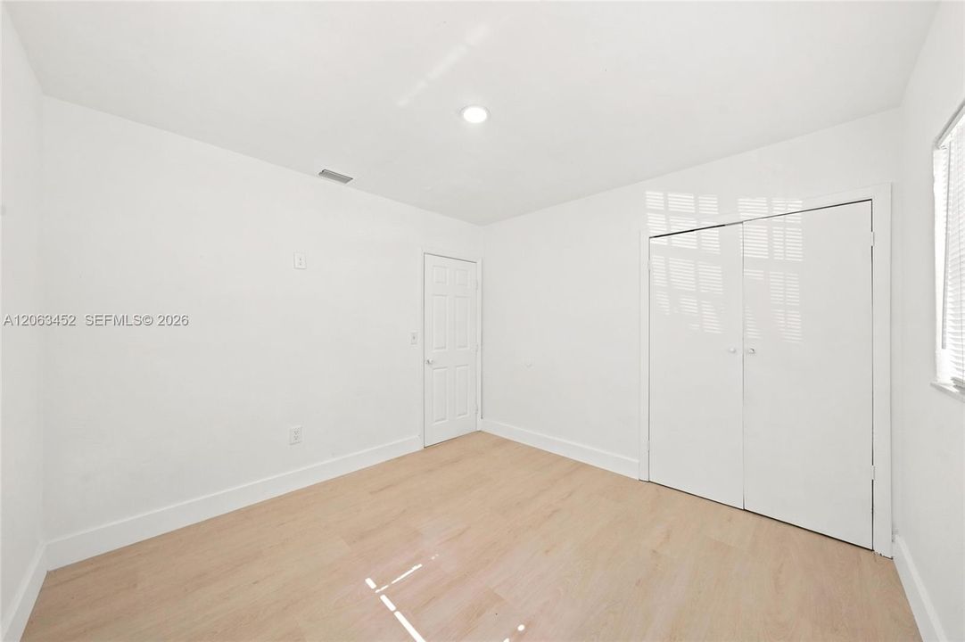 В аренду: $2,300 (2 спален, 1 ванн, 1430 Квадратных фут)