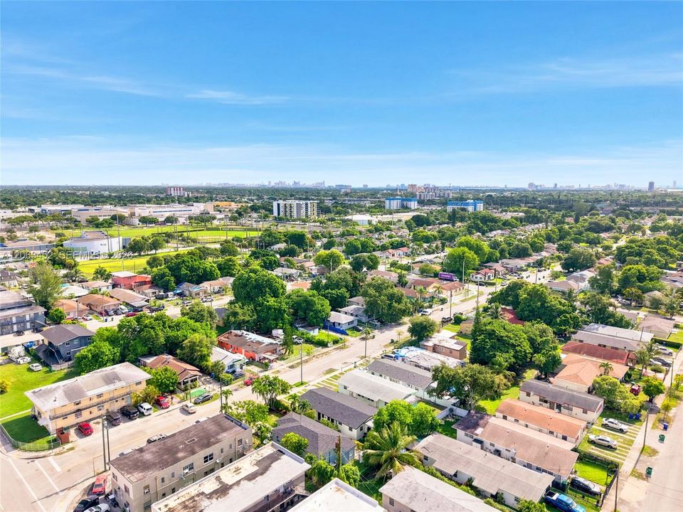 В аренду: $2,300 (2 спален, 1 ванн, 1430 Квадратных фут)