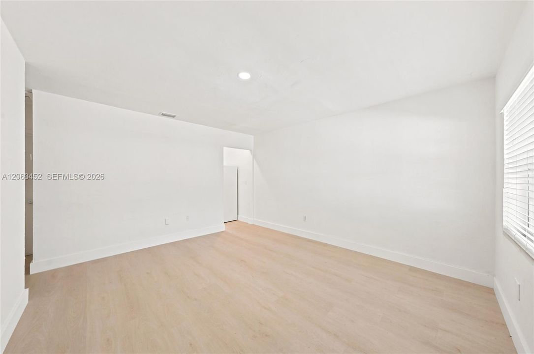 В аренду: $2,300 (2 спален, 1 ванн, 1430 Квадратных фут)
