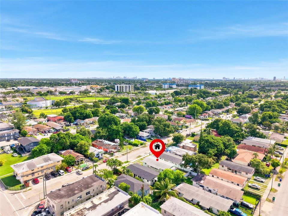 В аренду: $2,300 (2 спален, 1 ванн, 1430 Квадратных фут)