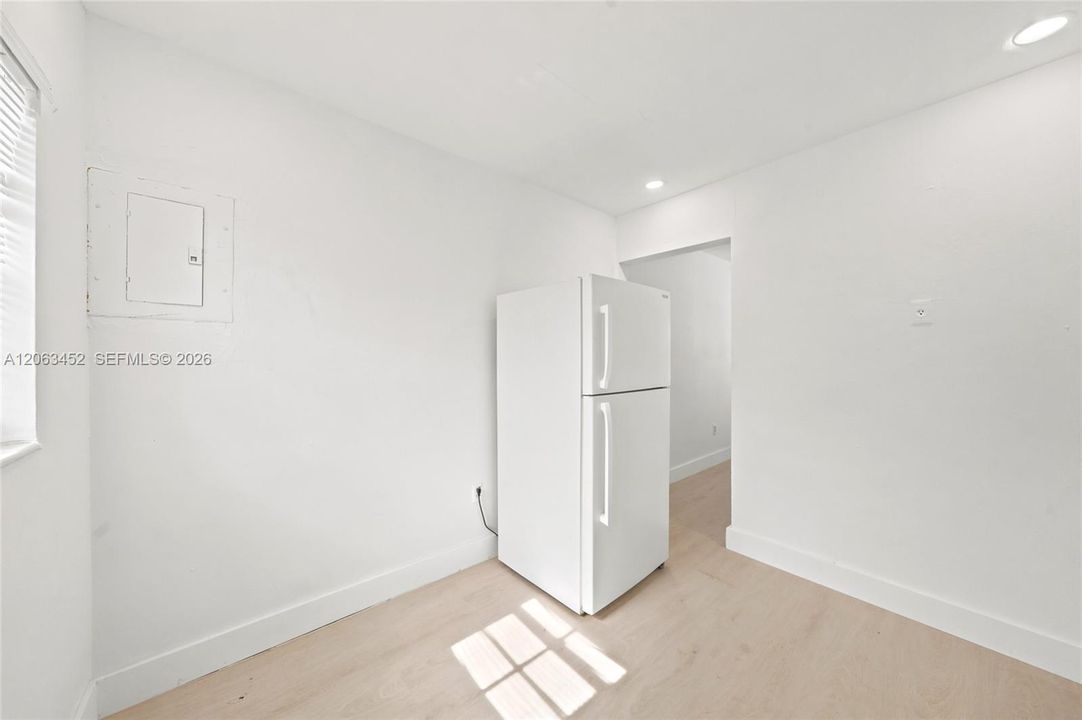 В аренду: $2,300 (2 спален, 1 ванн, 1430 Квадратных фут)