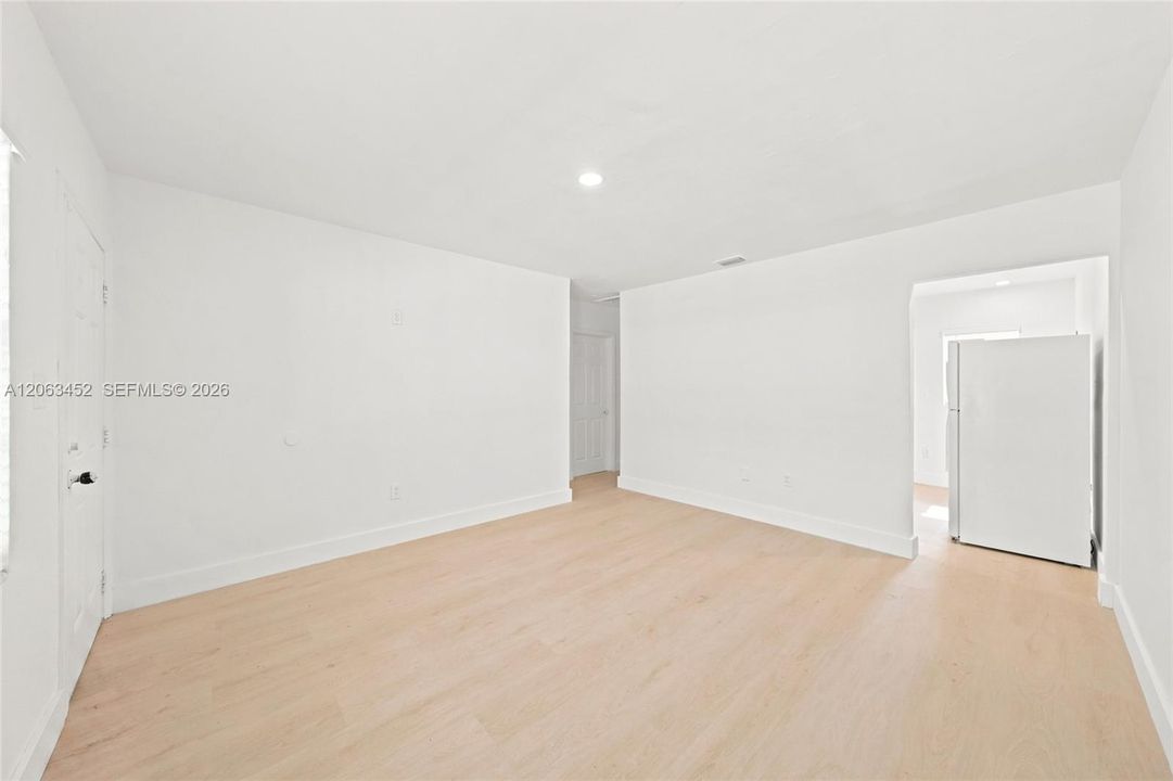В аренду: $2,300 (2 спален, 1 ванн, 1430 Квадратных фут)