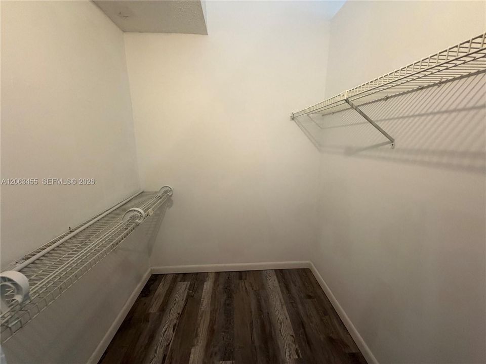 En Renta: $3,199 (3 camas, 2 baños, 1095 Pies cuadrados)