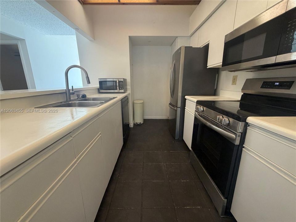 En Renta: $3,199 (3 camas, 2 baños, 1095 Pies cuadrados)