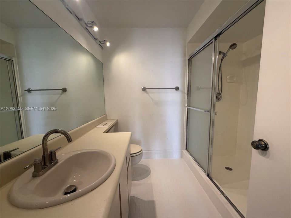 En Renta: $3,199 (3 camas, 2 baños, 1095 Pies cuadrados)