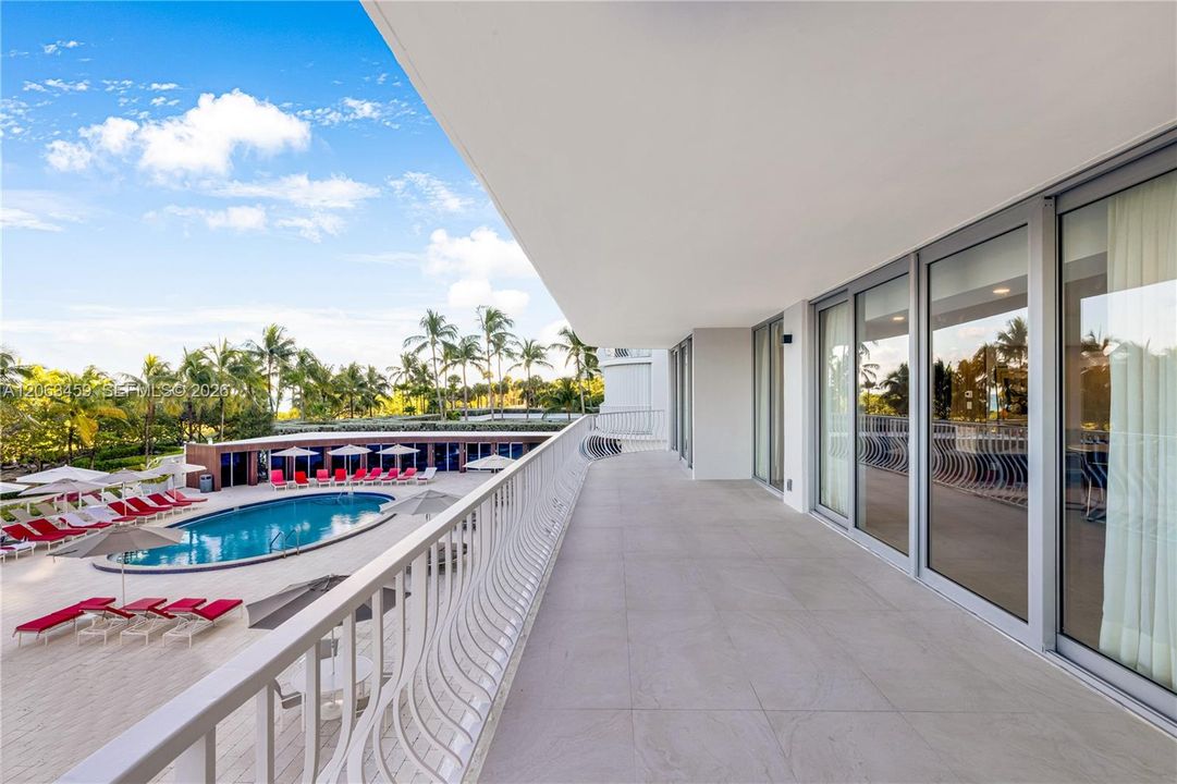 For Sale: $5,375,000 (4 beds, 5 baths, 3300 Square Feet)