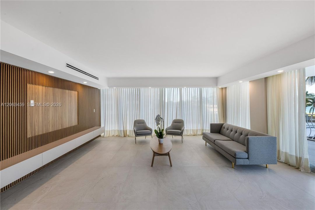 For Sale: $5,375,000 (4 beds, 5 baths, 3300 Square Feet)